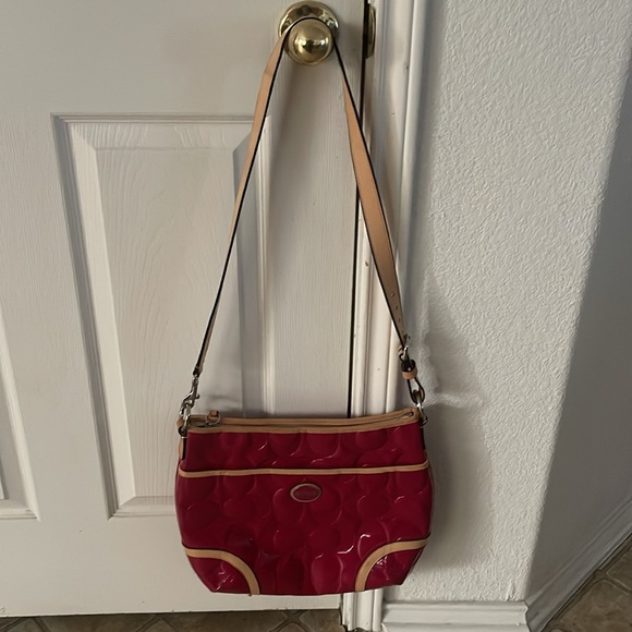 Coach - Picture 2 of 8